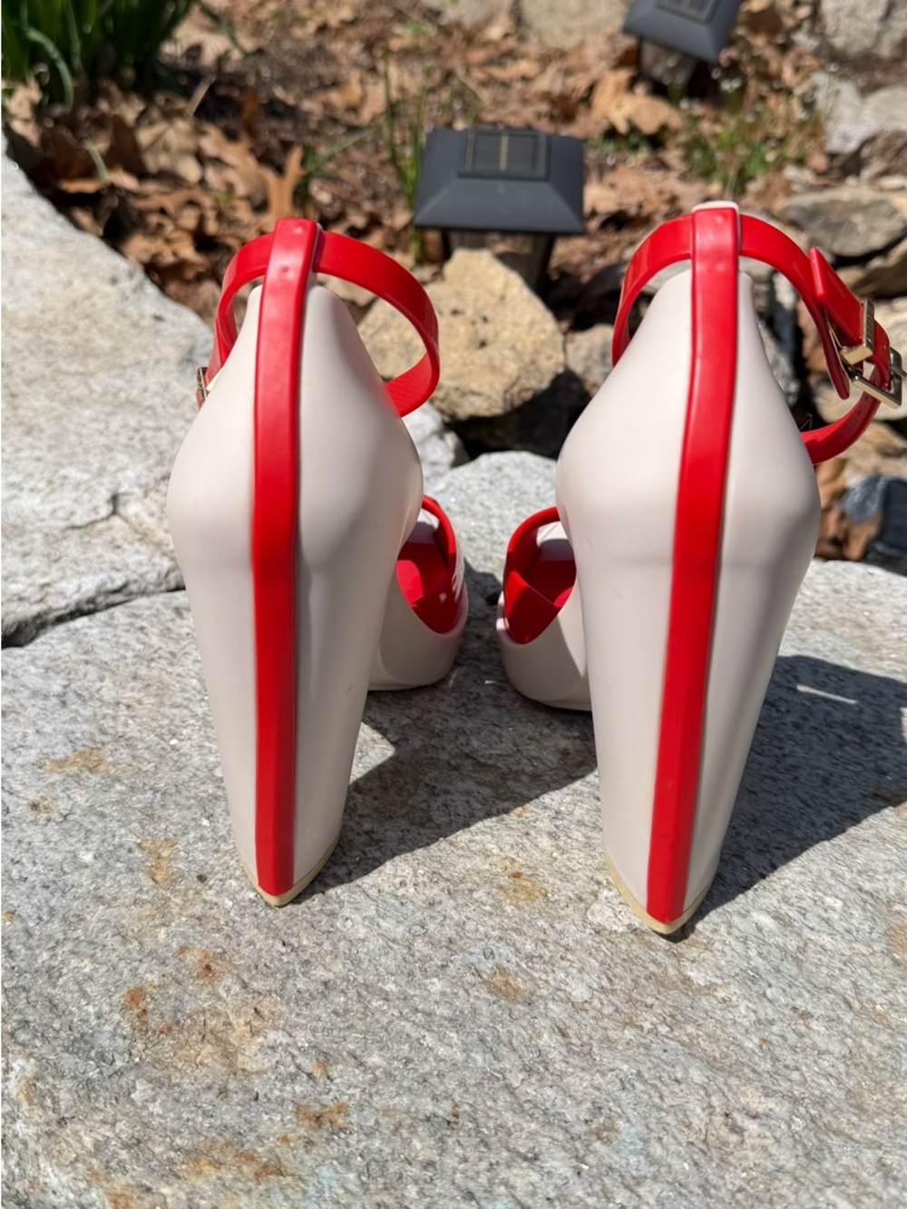 Melissa 2015 BITE ME line.  Red and white t strap - Picture 7 of 12
